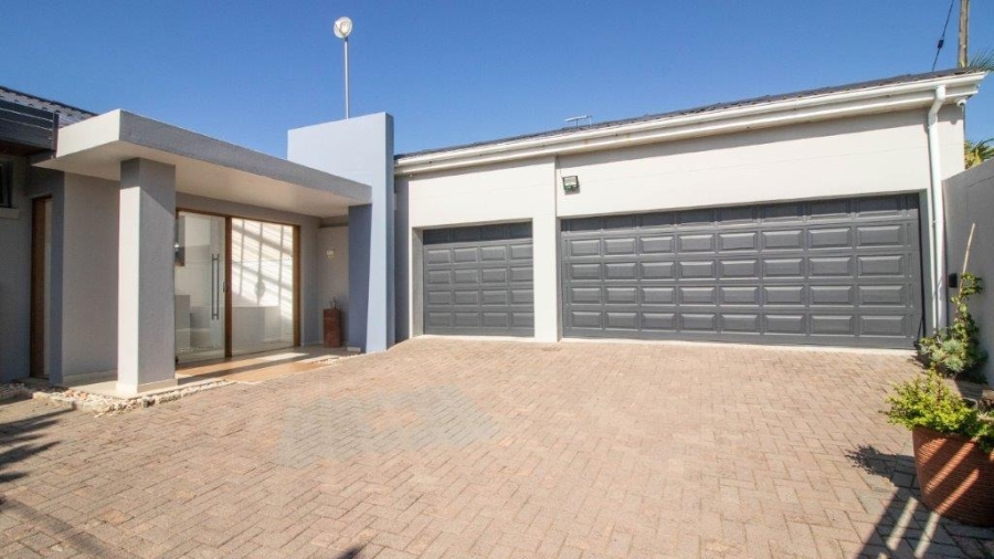 5 Bedroom Property for Sale in Gonubie Eastern Cape